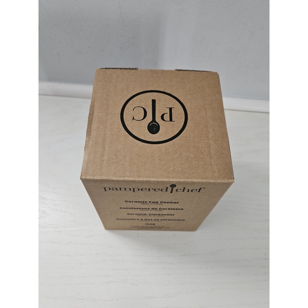Pampered Chef Ceramic Microwave Egg Cooker W/Lid Silicone Sleeve #1529 Open Box - Picture 2 of 6